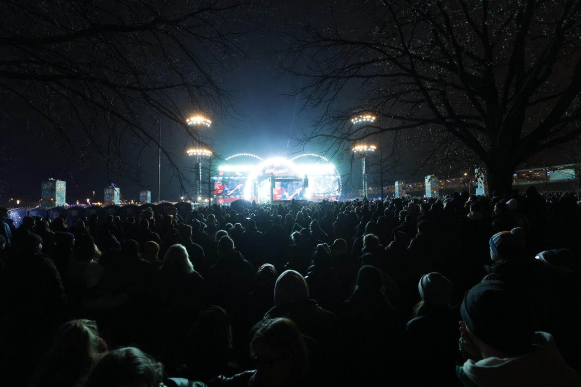 Warszawa. 33 finał WOŚP, światełko do nieba
