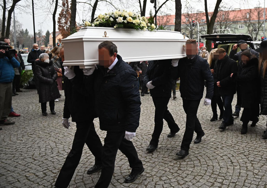 Pogrzeb Weroniki i Sebastiana. Ostatnia droga rodzeństwa