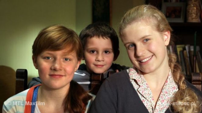 M jak miłość. Mateusz (Krystian Domagała), Ula (Iga Krefft), Natalia (Marcjanna Lelek)