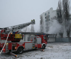 Pożar Lidla na Bielanach. 20 jednostek straży na miejscu.