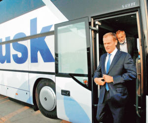 Donald Tusk, Tuskobus