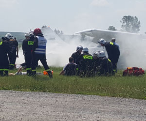 Uszkodzony samolot i awaryjne lądowanie! Ogromna akcja służb na lotnisku