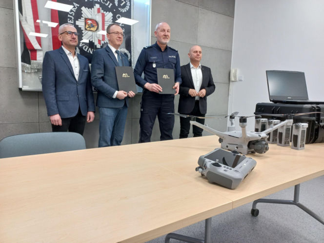 Strzeżcie się kierowcy! Komenda Miejska Policji w Lesznie dostała drona