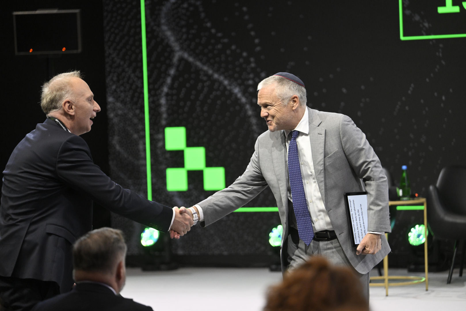 Ambasador USA Tom Rose na Warszawskich Targach Obronnych