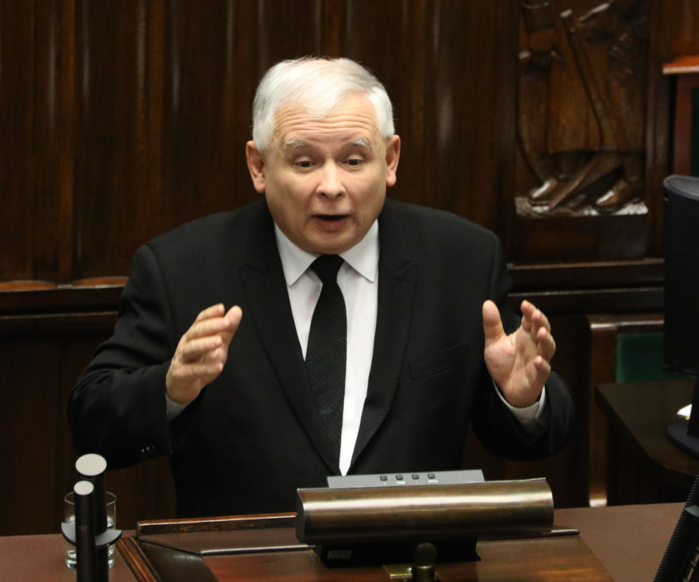 Kaczyński kładzie rękę na pieniądzach partii