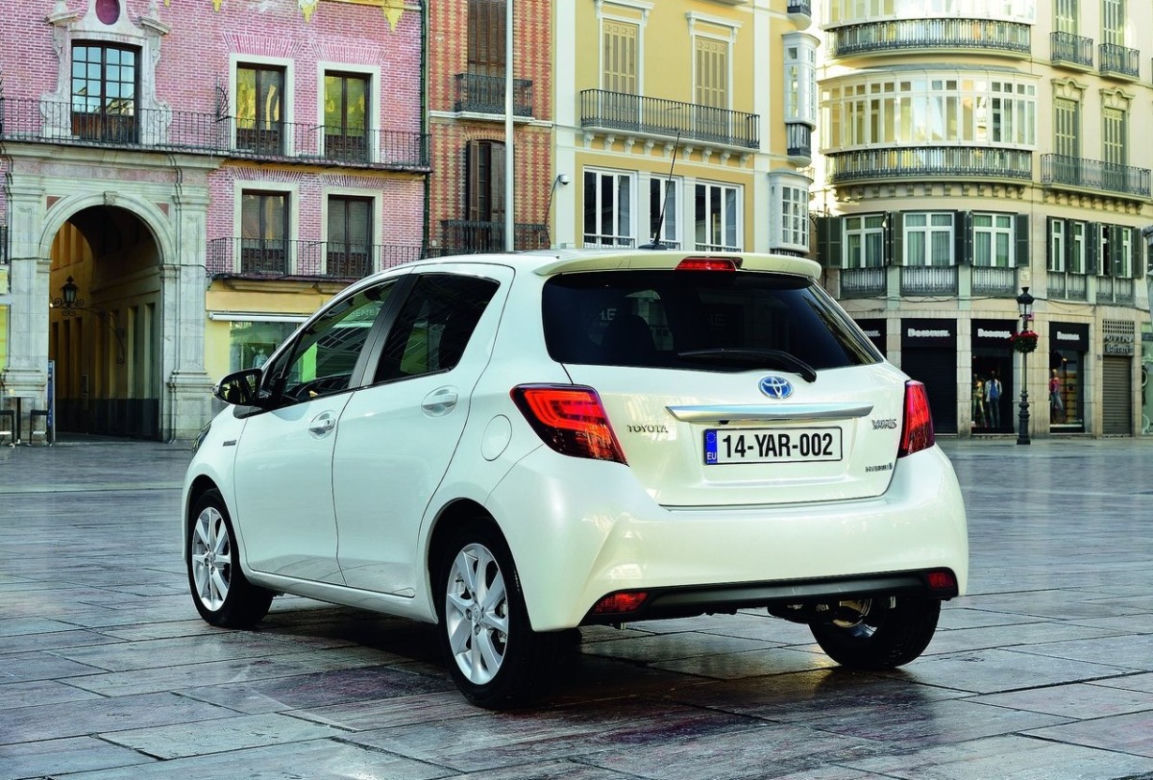 Toyota Yaris Hybrid 2015