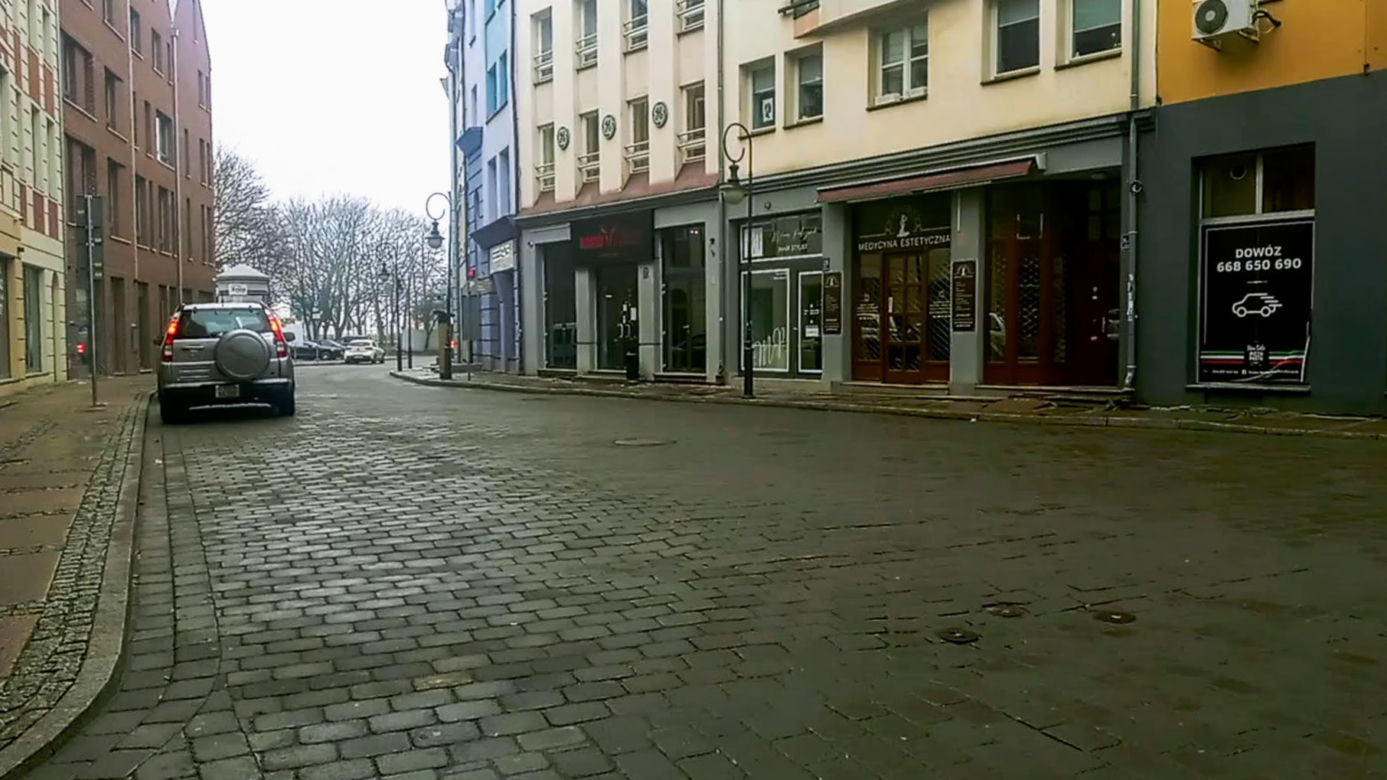 Podzamcze z płatnym parkowaniem