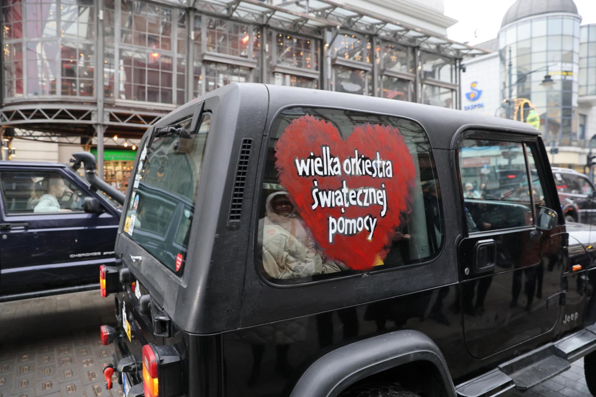 Łódź. Wielka Szarża na Piotrkowskiej w Łodzi, w ramach 33. Finału Wielkiej Orkiestry Świątecznej Pomocy.