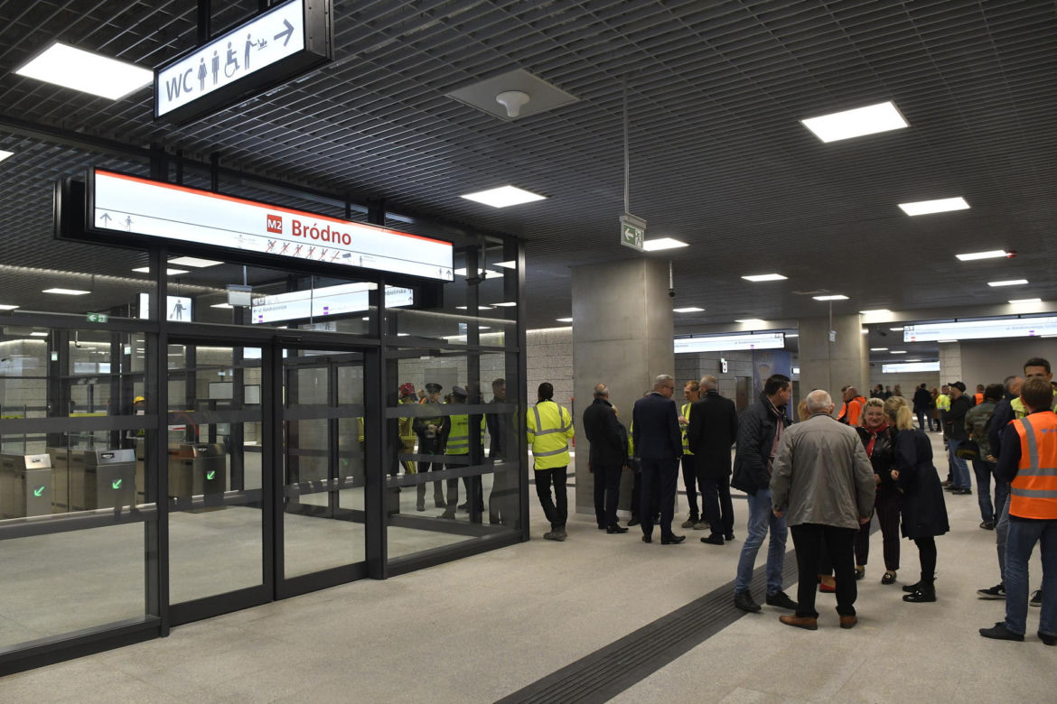 Metro pojechało na Targówek. Tak wyglądało otwarcie nowych stacji