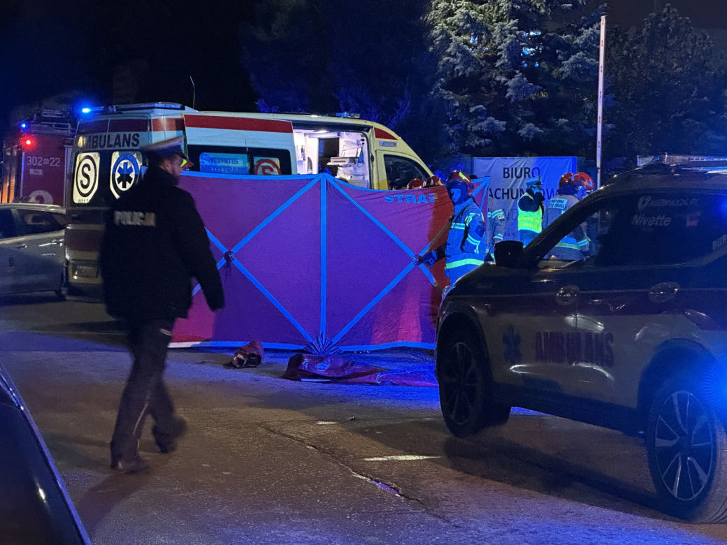 Makabra we Włochach. Kierowca bmw przejechał pieszą