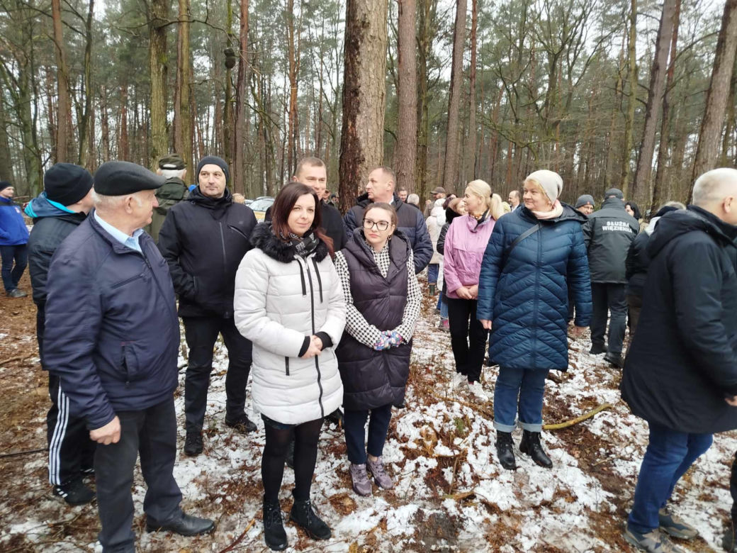 W akcji sadzenia lasu z okazji 80-lecia Nadleśnictwa Siedlce uczestniczyło ponad sto osób