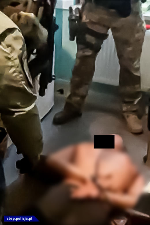 Opole: Gang pseudokibiców rozbity. Handel narkotykami na ogromną skalę [ZDJĘCIA]