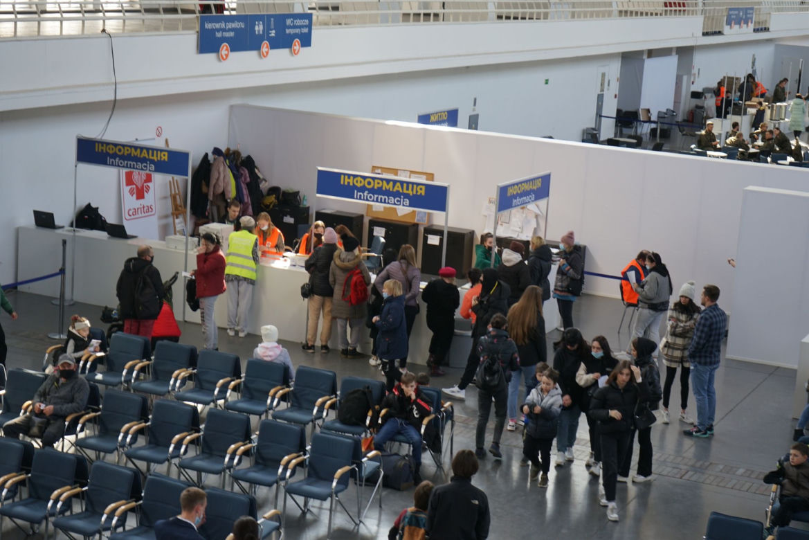 Poznań pomaga uchodźcom z Ukrainy. Przeniesiono punkt recepcyjny