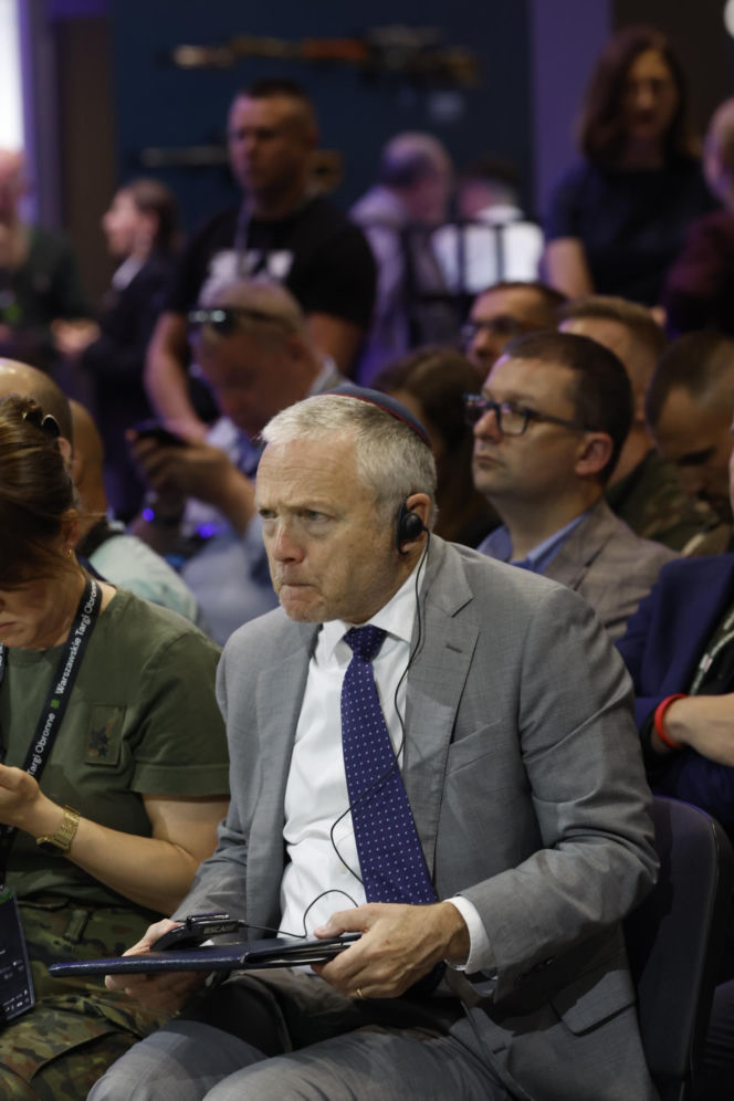 Ambasador USA Tom Rose na Warszawskich Targach Obronnych