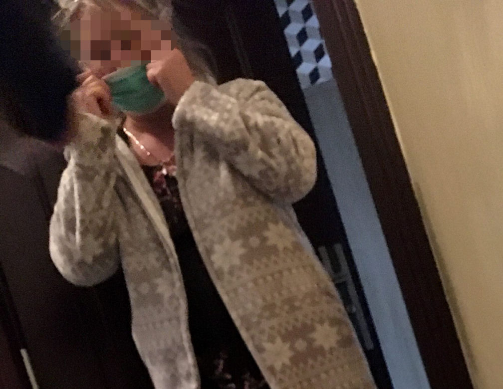 Wiedziała, że ma koronawirusa. Mimo to chodziła po sklepach i robiła zakupy