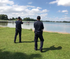 Plaża w Wąsoszu zamknięta. Rozpoczął się czwarty dzień poszukiwań chłopców na jeziorze [ZDJĘCIA]