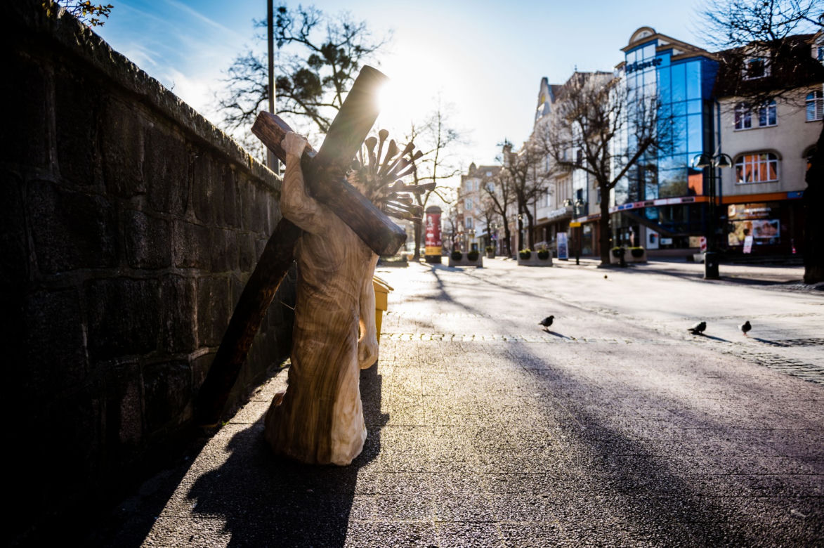 Jezus z koronawirusem w Sopocie