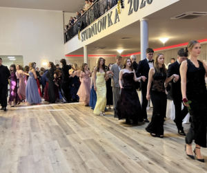 Studniówka pełna blasku i emocji! Tak bawili się maturzyści II LO w Bydgoszczy [ZDJĘCIA]