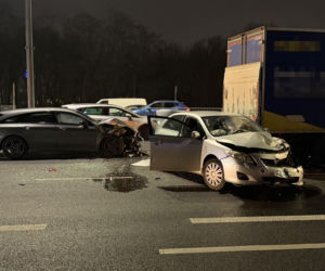 Miał trzy promile, rozbił cztery auta. 26-latek roztrzaskał się w Warszawie