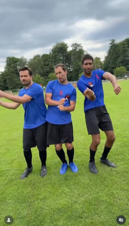 Barwy szczęścia nowy sezon na planie. Michał (Gamou Fall), Marcin Kodur (Oskar Stoczyński), Damian (Michał Lesień-Głowacki)