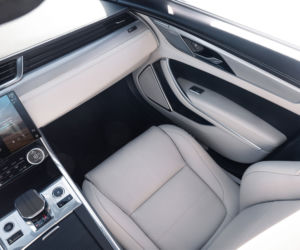 Nowy Jaguar XF (2021)