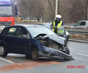 Kolizja potem wypadek z udziałem radiowozu na Wisłostradzie
