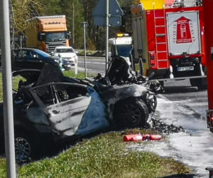 Tragiczny finał ucieczki przed policją. Auta stanęły w ogniu, zginęły dwie osoby