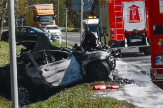 Tragiczny finał ucieczki przed policją. Auta stanęły w ogniu, zginęły dwie osoby