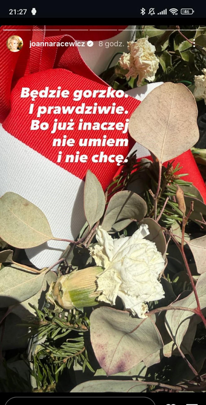 Gorzkie słowa Joanny Racewicz. Pokazała wieńce od Nawrockiego i Tuska na śmietniku