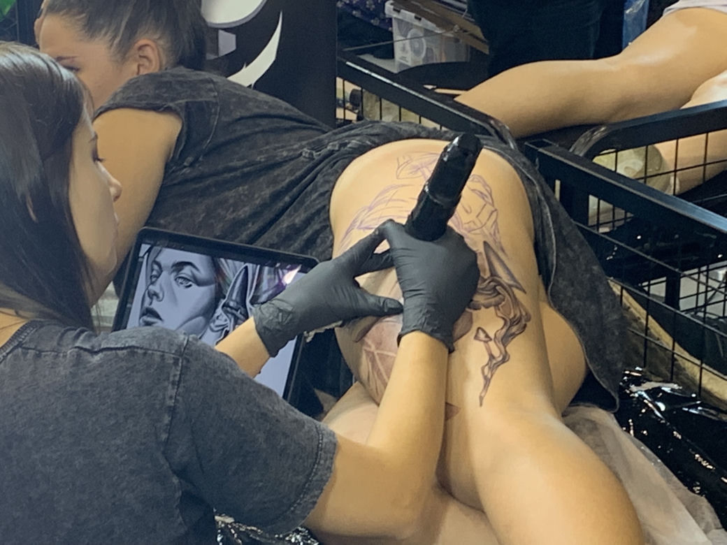 Tattoo Konwent Katowice 2022. Tatuatorzy tworzą piękne tatuaże