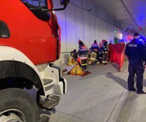 Pożar autobusu w tunelu POW. Wielki ogień i kłęby dymu na Ursynowie