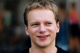 Tak Maciej Stuhr zmieniał się przez lata. Dziś trudno w nim rozpoznać chłopaka z Fuksa