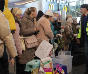 Dworzec Centralny pęka w szwach od ukraińskich uchodźców