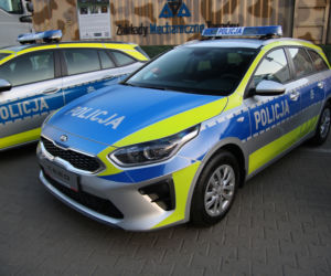 Nowe oznakowanie policyjnych radiowozów - projekt badawczy Komendy Głównej Policji i PIMOT