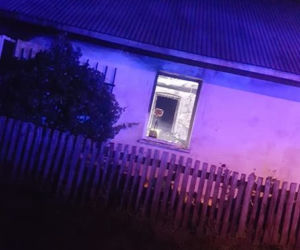 BESTIALSKIE morderstwo pod Częstochową. Mężczyzna udusił żonę! Potem podpalił dom [ZDJĘCIA]