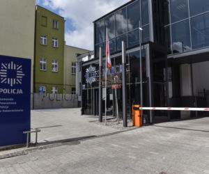 Dramat na komendzie w Inowrocławiu. Młody policjant strzelił sobie w głowę