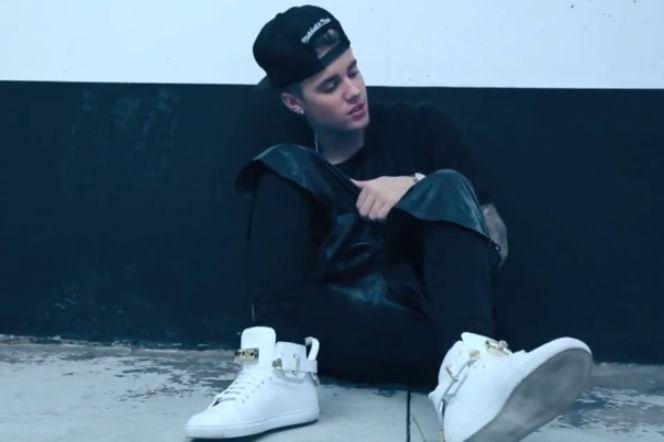 Justin Bieber w teledysku do Playtime