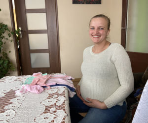 Rolnicy. Podlasie. Emilia Korolczuk PROMIENIEJE w ciąży! Zobacz zdjęcia!
