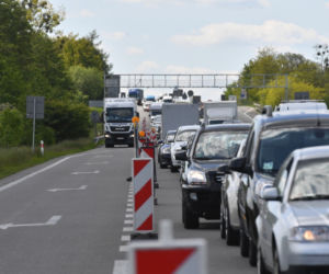 Ogromne korki na autostradzie prowadzącej do przejścia w Kołbaskowie