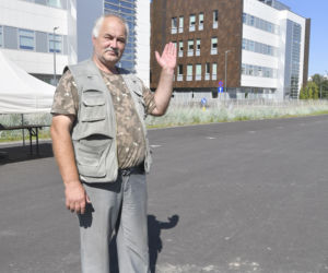 Śmigłowiec wywieje im bazarek? Sprzedawcy nie odpuszczą 