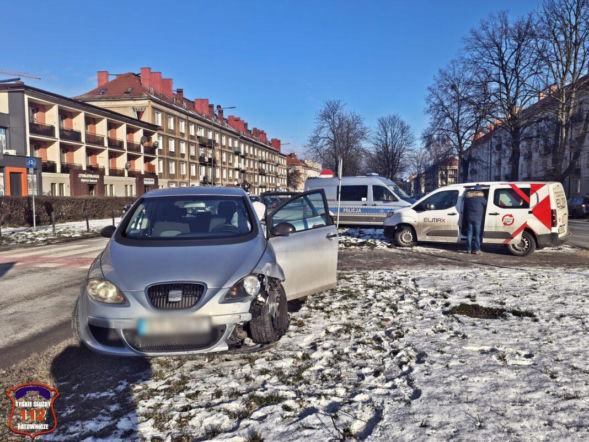 Kobieta włączyła się w Tychach do ruchu i zaczęło się piekło. Trzy samochody uszkodzone