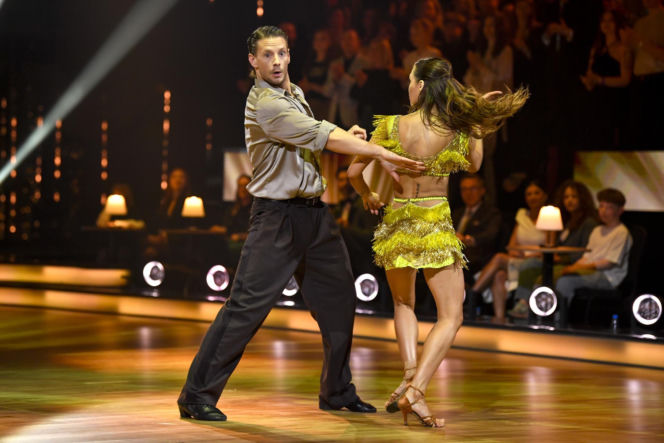 Sebastian Fabijański w 7. odcinku "Tańca z gwiazdami"