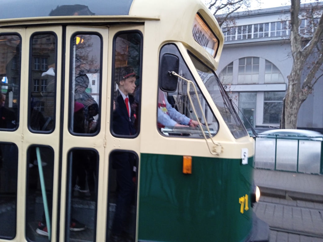 Historyczne tramwaje wyjechały na ulice Poznania dla WOŚP