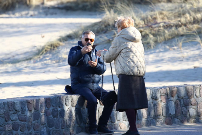 Stefan Friedmann z żoną na spacerze