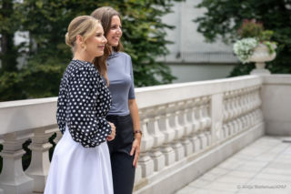 Marta Nawrocka w modnych groszkach powitała bizneswoman z USA. Wśród nich Alicja Bachleda-Curuś