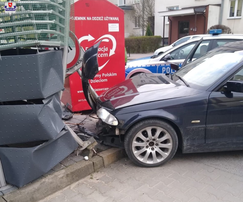 Kraśnik: Nie zatrzymał się do kontroli. Ucieczkę zakończył na znaku drogowym i altanie śmietnikowej