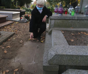 Ukradli mi ławkę! Dramat Pani Ewy na cmentarzu Bródnowskim 