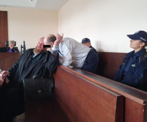 Związał księdza i zakleił mu usta. Zabił dla pieniędzy z kolędy. Tomasz J. Przed sądem