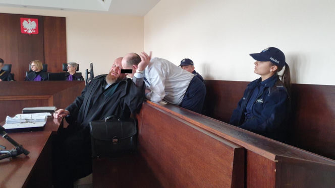 Związał księdza i zakleił mu usta. Zabił dla pieniędzy z kolędy. Tomasz J. Przed sądem