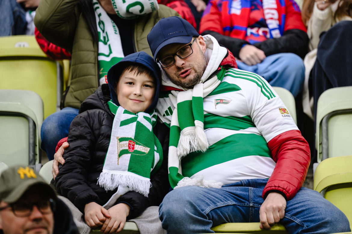 Lechia Gdańsk - Raków Częstochowa; Zdjęcia kibiców z meczu 30. kolejki PKO BP Ekstraklasy